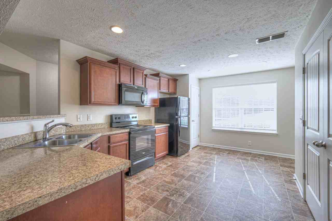 4325 Aurora Cir #1 - Photo 6 of 25