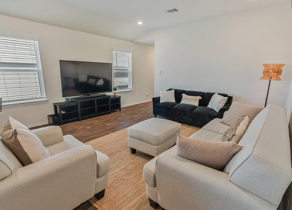 10518 Egremont #1 - Photo 3 of 9