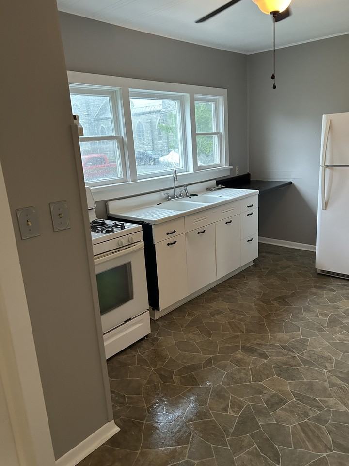 8 Clark St #8 - Photo 4 of 10