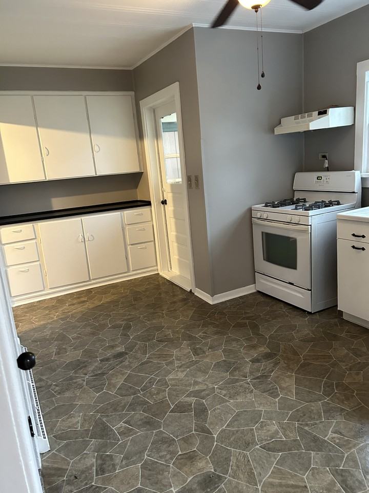 8 Clark St #8 - Photo 6 of 10