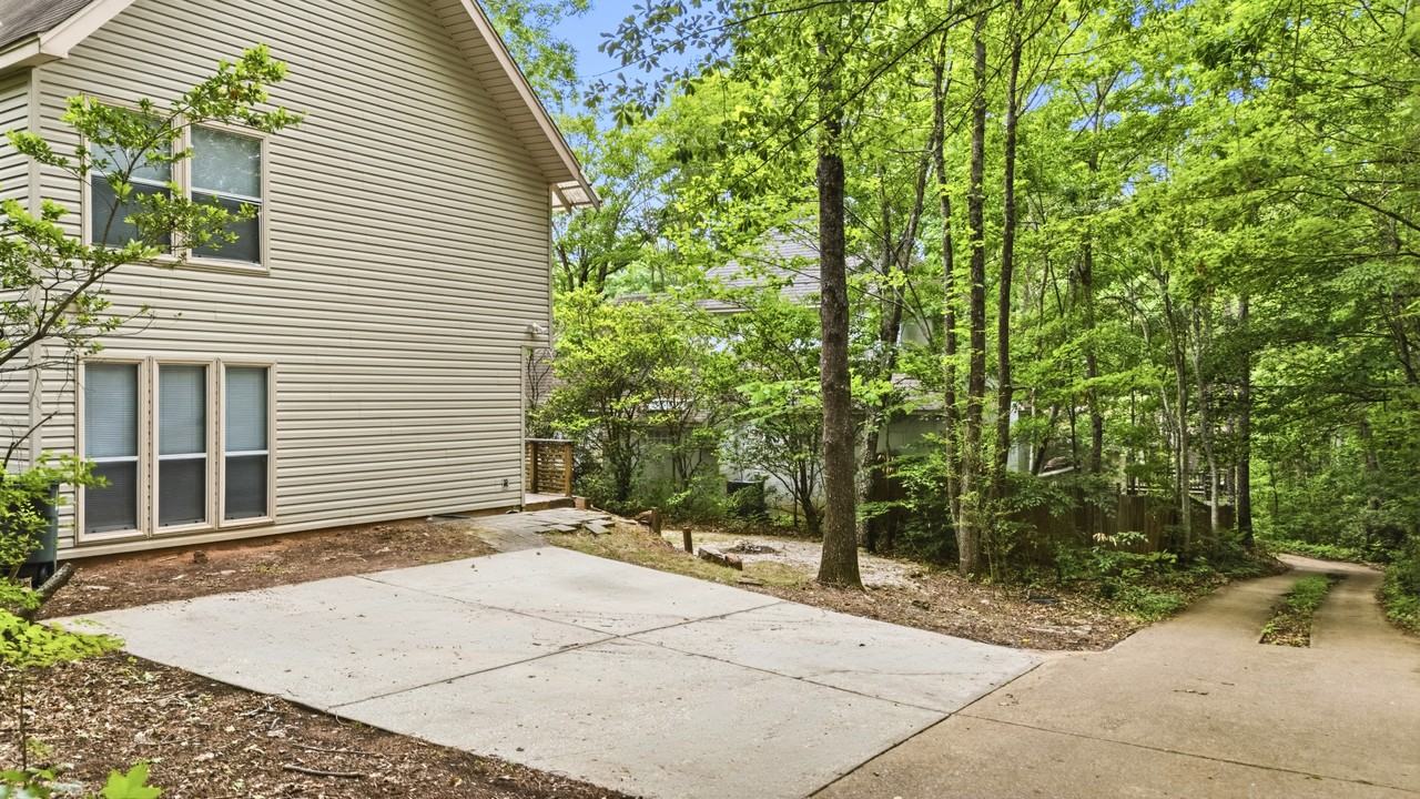 379 Butternut Dr #NA - Photo 3 of 18
