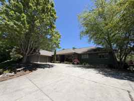 featured image of 139 Summit Dr #1