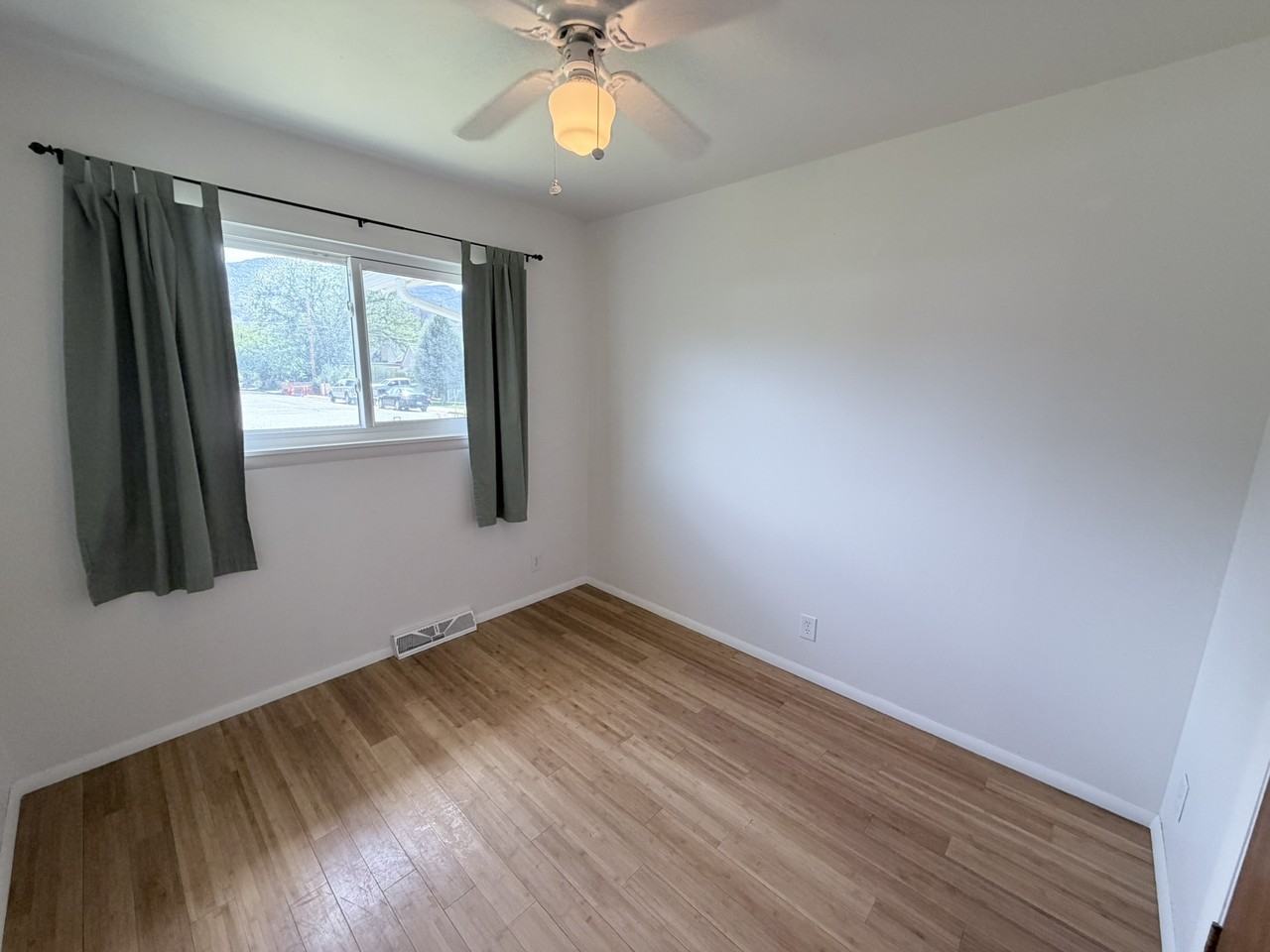 418 Main St #1 - Photo 7 of 27