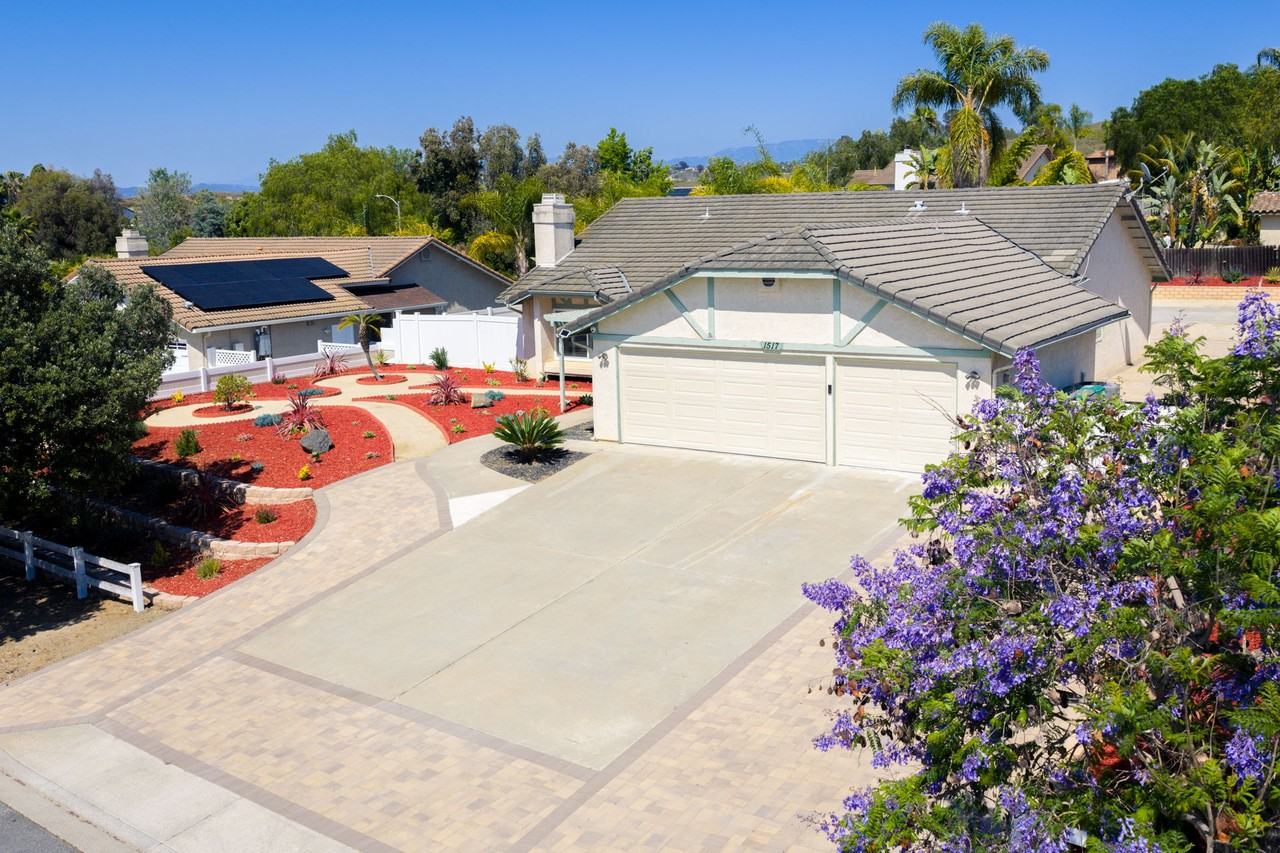 1517 Del Mar Rd #1 - Photo 2 of 50