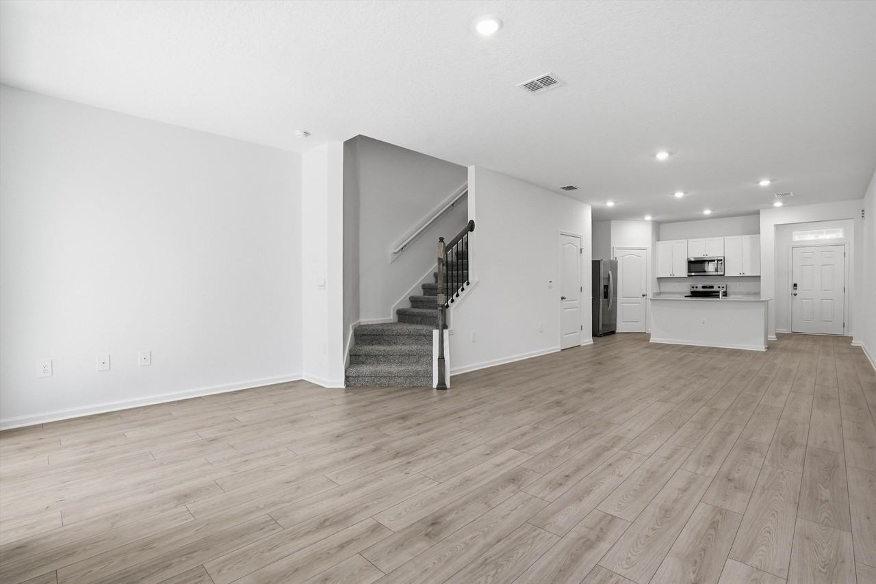 32 Pasadena Dr #1 - Photo 4 of 30