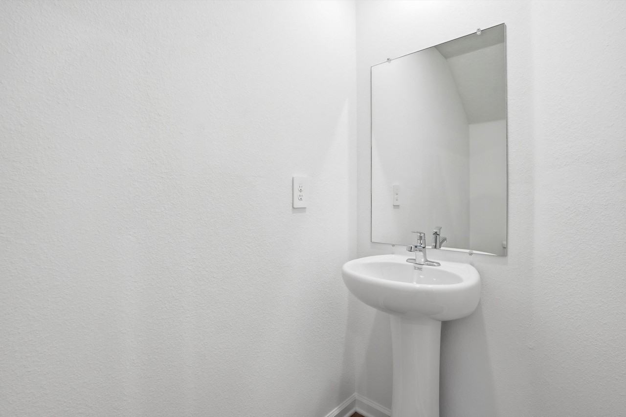 32 Pasadena Dr #1 - Photo 6 of 30