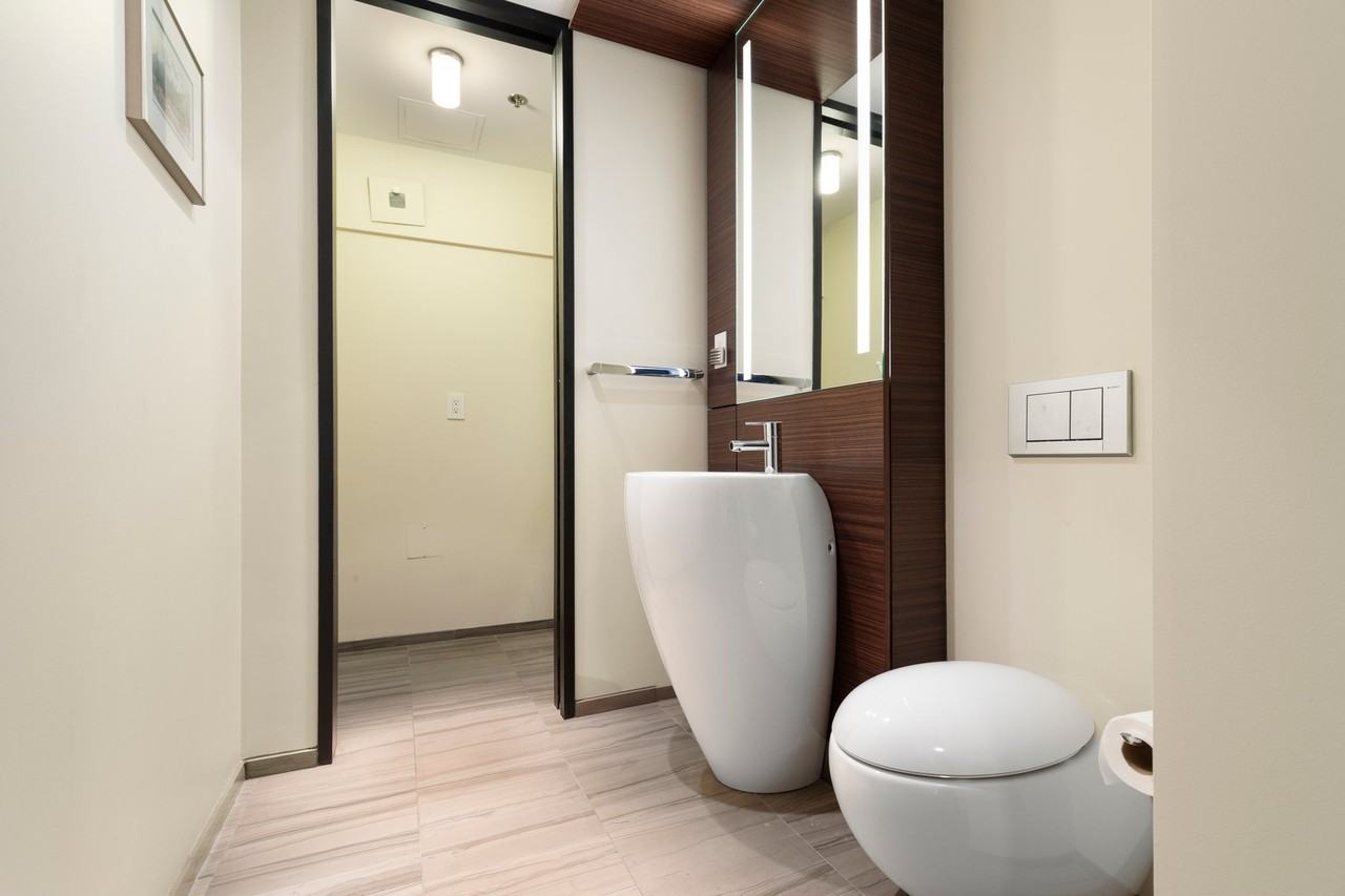 108 9 Ave Sw - Photo 4 of 34