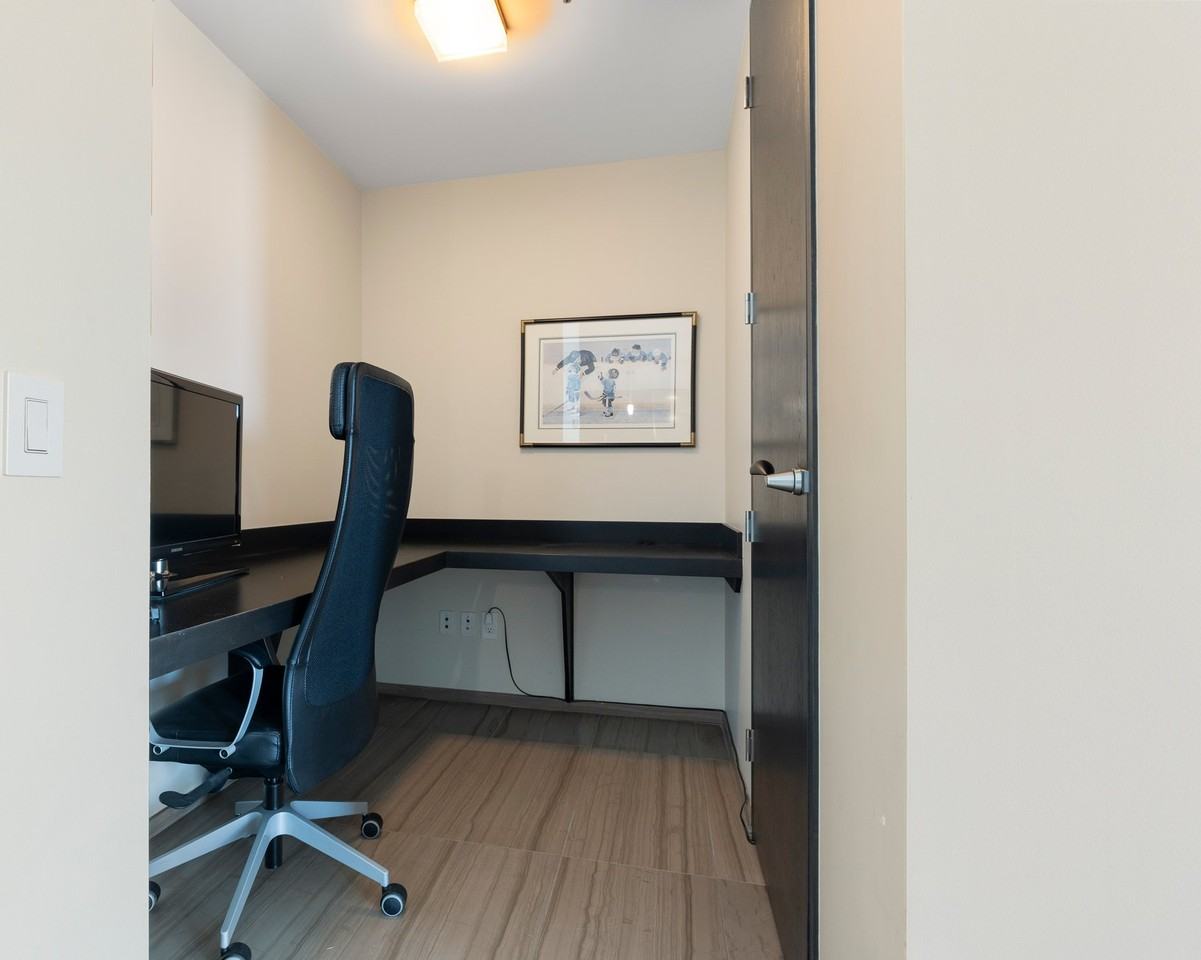 108 9 Ave Sw - Photo 6 of 34