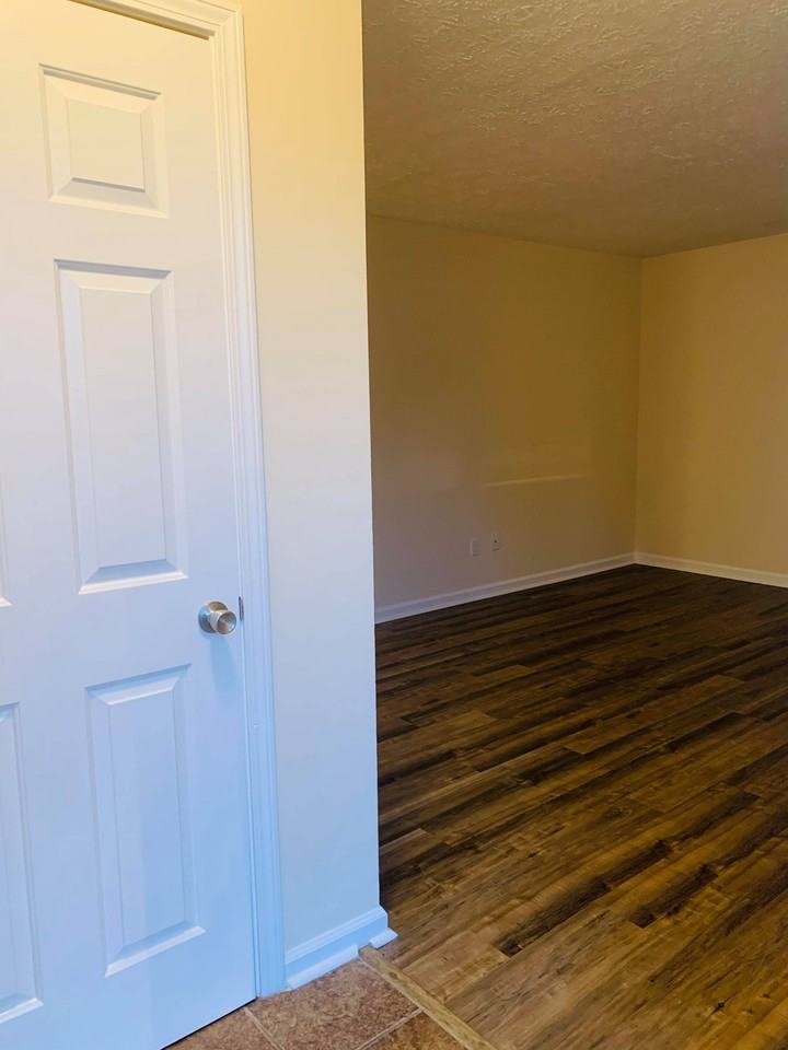 1610 Flanigan Ct #4 - Photo 2 of 24