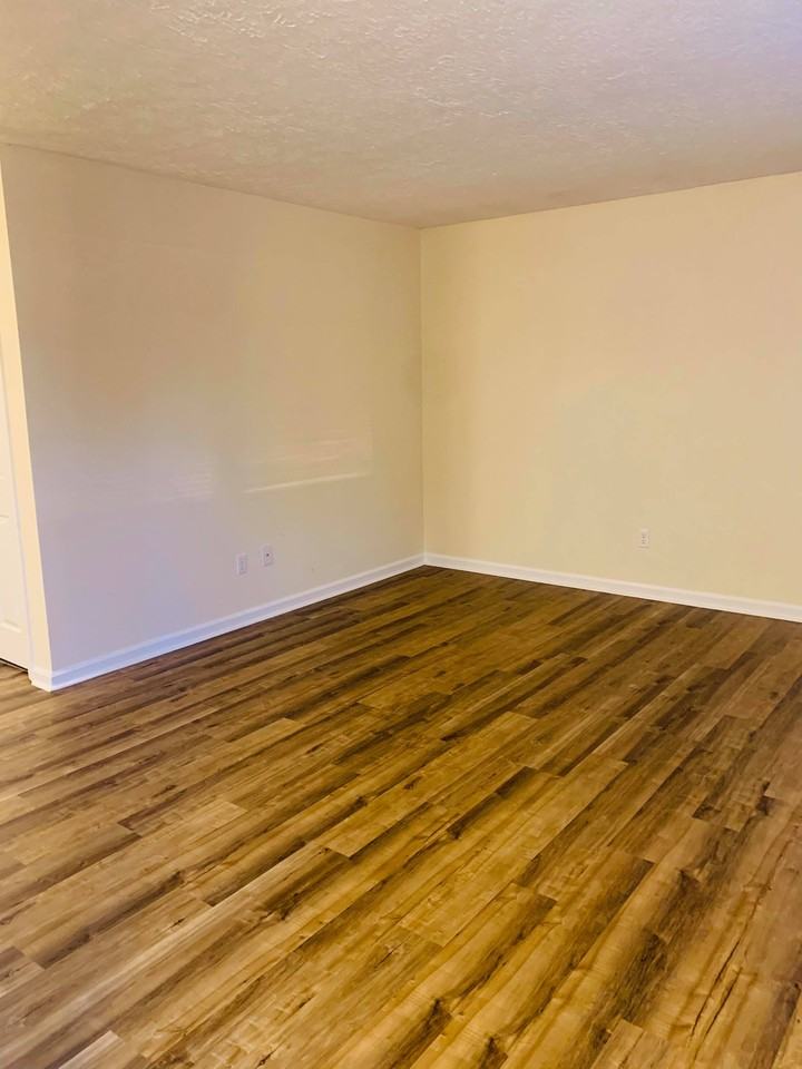 1610 Flanigan Ct #4 - Photo 3 of 24