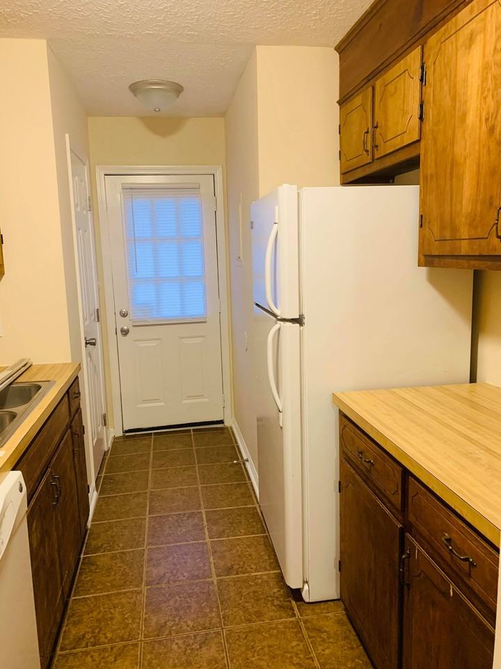 1610 Flanigan Ct #4 - Photo 7 of 24