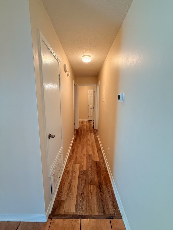 8390 Country Walk Dr #B - Photo 6 of 11