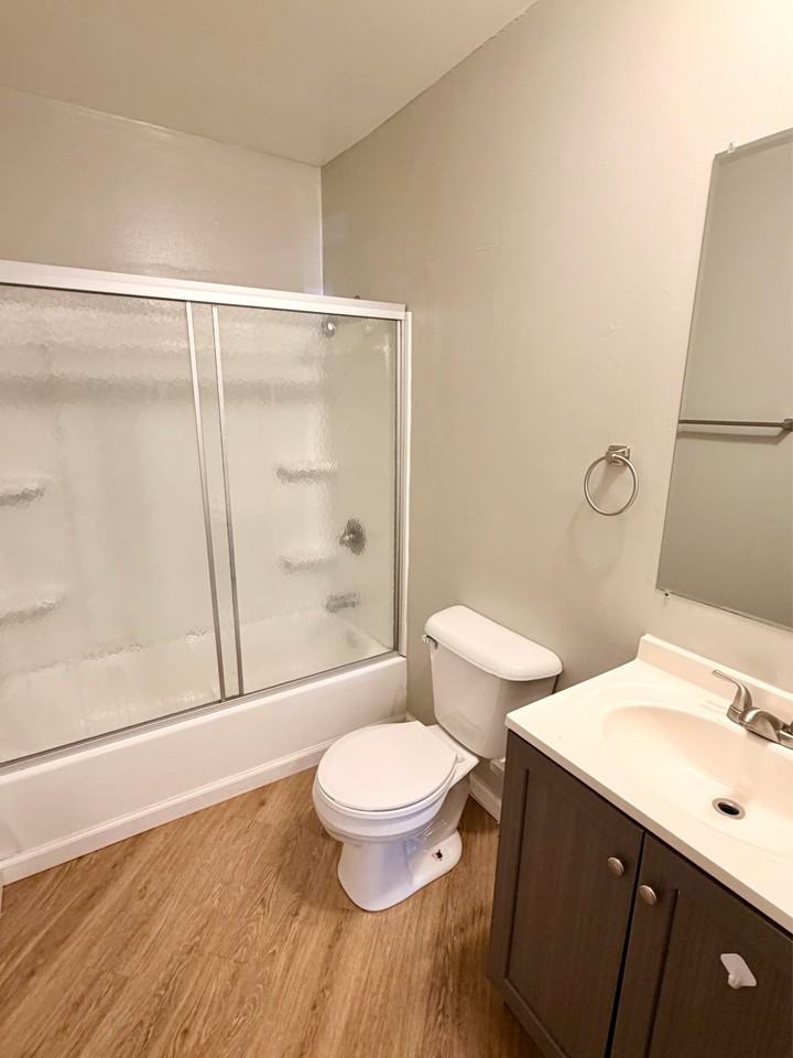 623 N Bryan Ave #20 - Photo 4 of 9