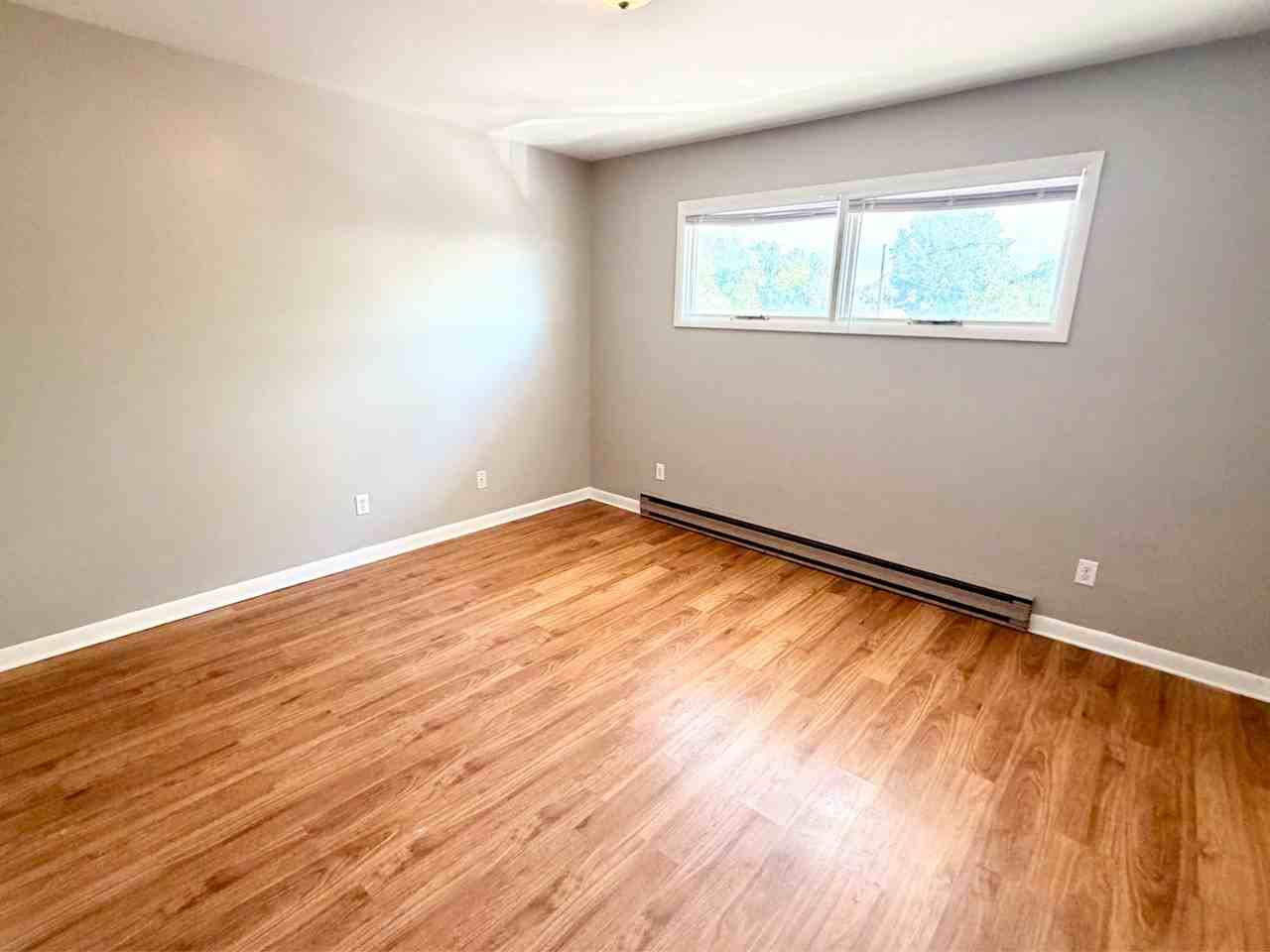 627 N Bryan Ave #9 - Photo 4 of 8