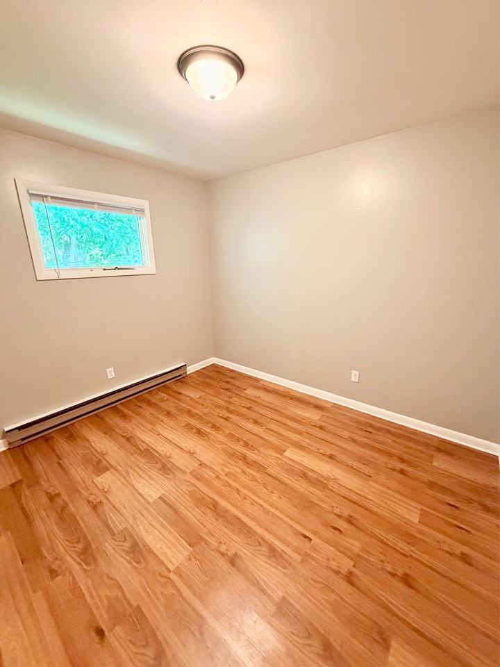 627 N Bryan Ave #9 - Photo 5 of 8