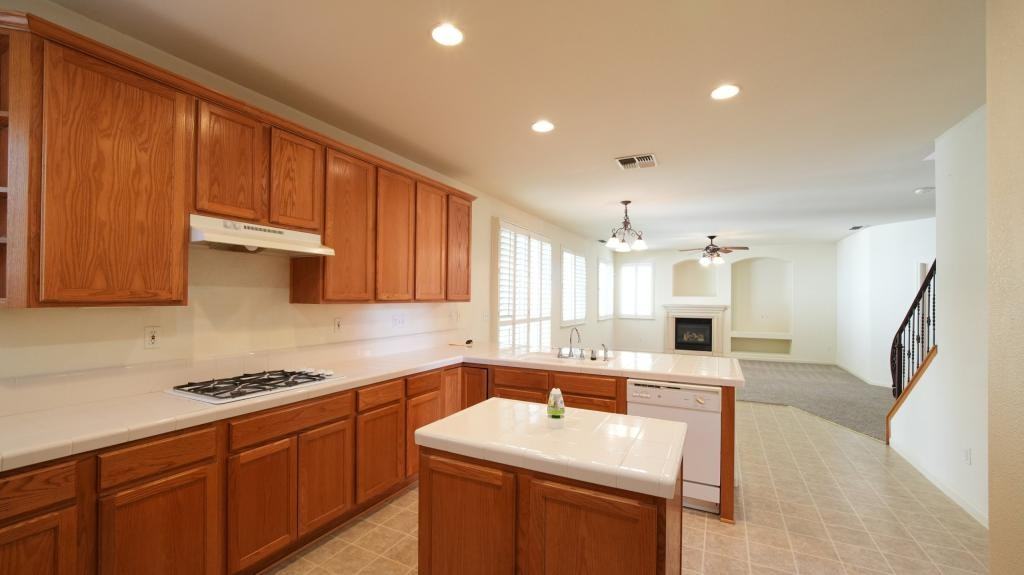 10315 Berryessa Dr - Photo 4 of 24