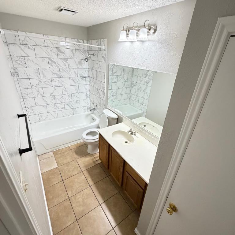 2640 Glenmore Dr - Photo 6 of 14