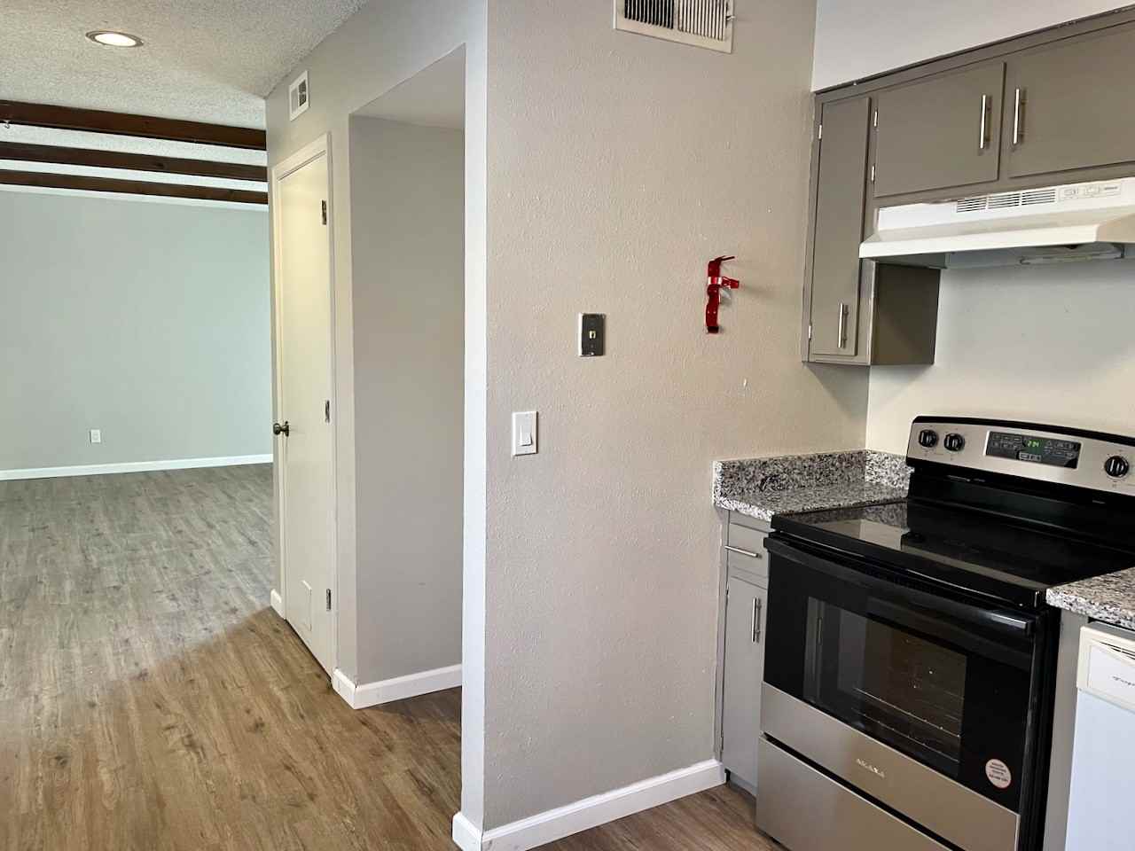 7505 Pennsylvania Lane NEUnit A #A - Photo 6 of 16