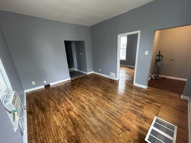 329 Stone St - Photo 3 of 15
