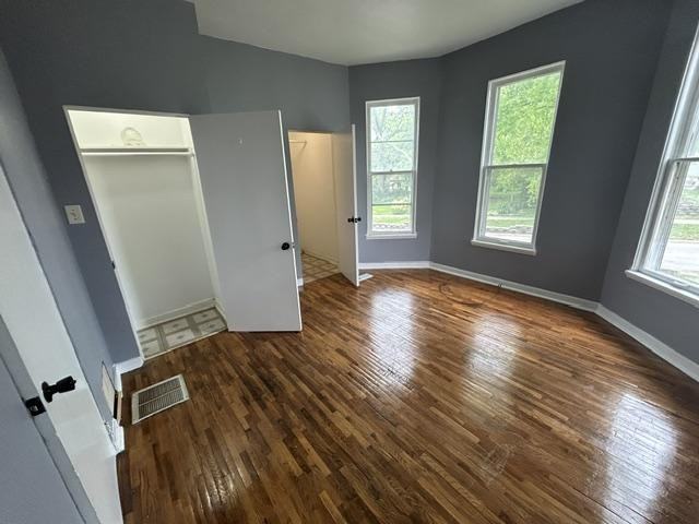 329 Stone St - Photo 4 of 15