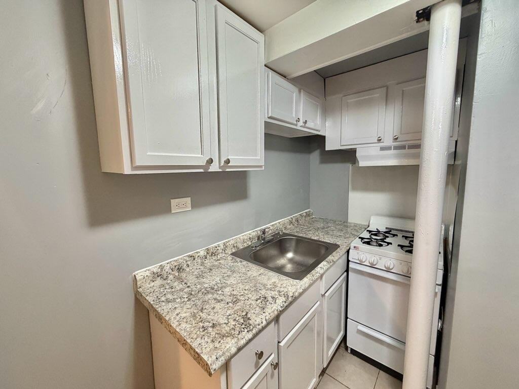 10604 S Oak Tree Dr - Photo 5 of 6