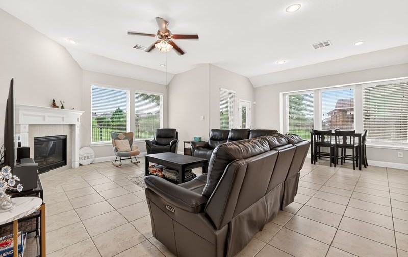 9003 Gardenia Meadow Ln - Photo 2 of 7