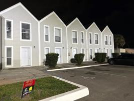 featured image of 4280 Desoto Ave
