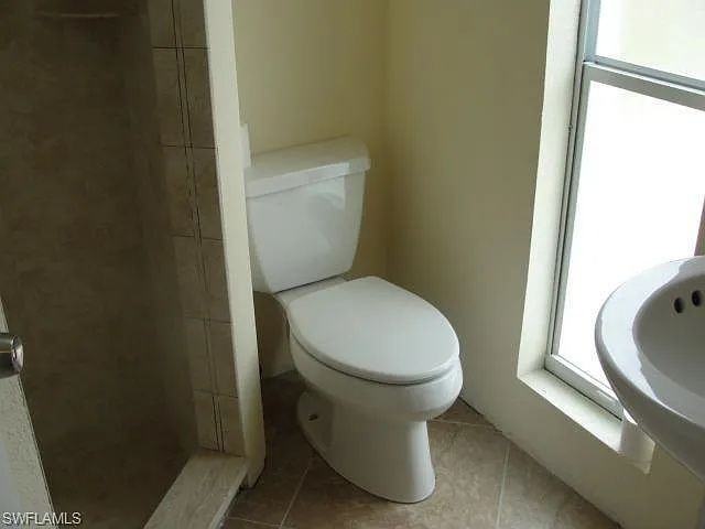 4280 Desoto Ave - Photo 7 of 9