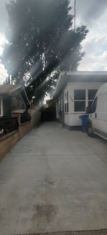 1333 S Park Ave - Photo 3 of 10