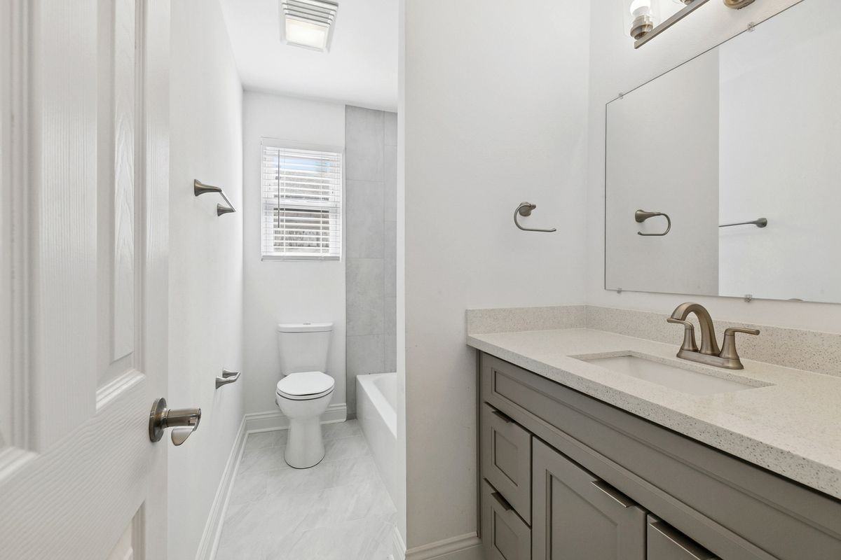 2420 Dubreuil St - Photo 7 of 15