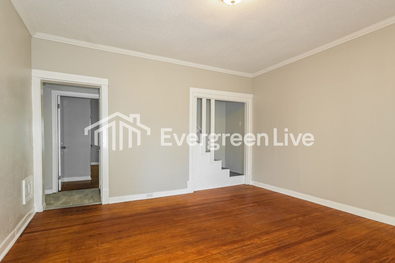 7063 Julian Ave - Photo 3 of 15