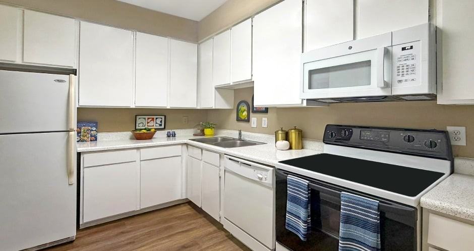 Woodlake Oaks Apartments - Photo 2 of 36