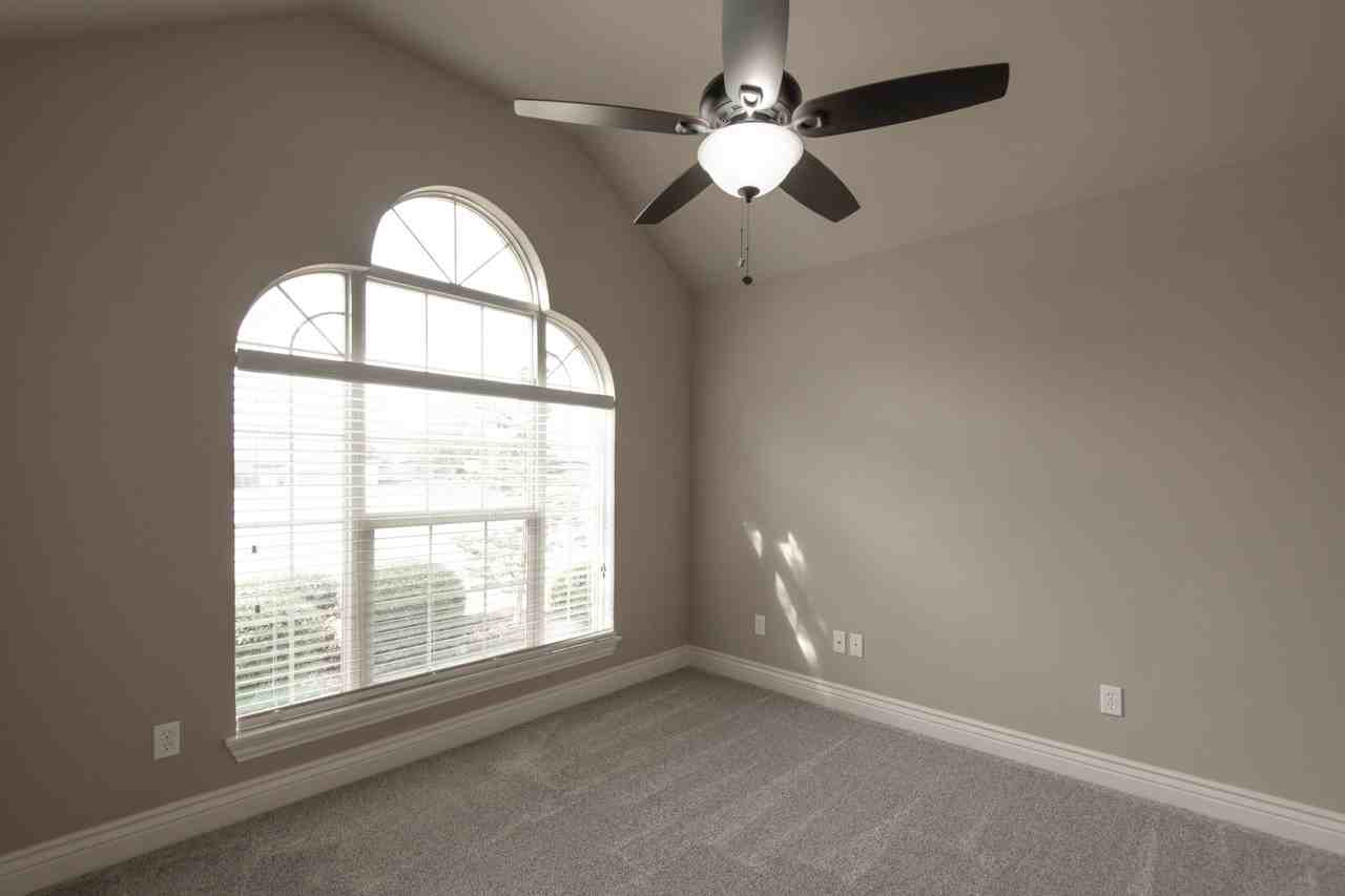 2124 Newbrook Dr - Photo 2 of 34
