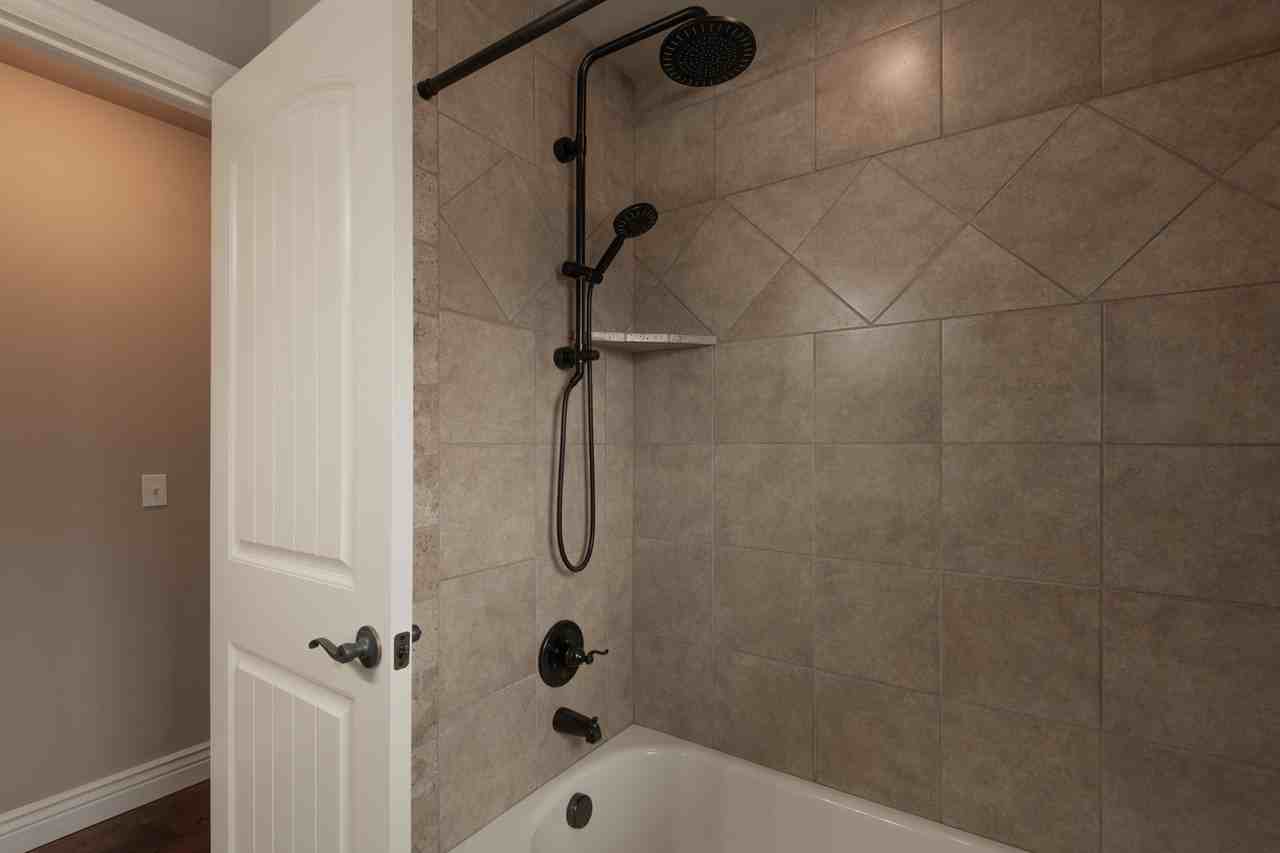2124 Newbrook Dr - Photo 3 of 34