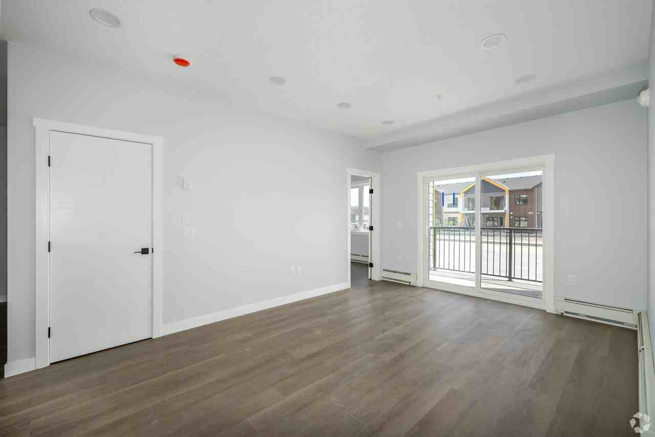 348 Greystone Boulevard - Photo 3 of 21