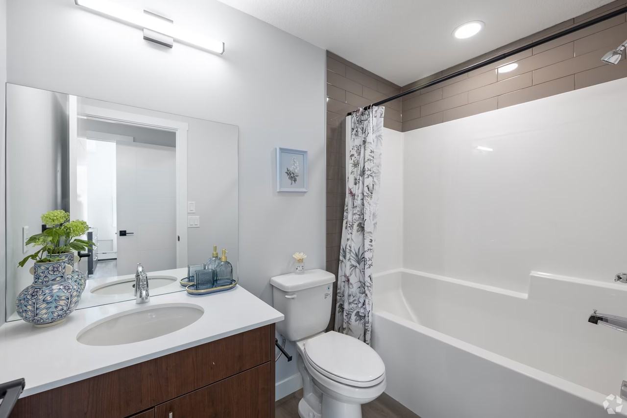 348 Greystone Boulevard - Photo 4 of 13