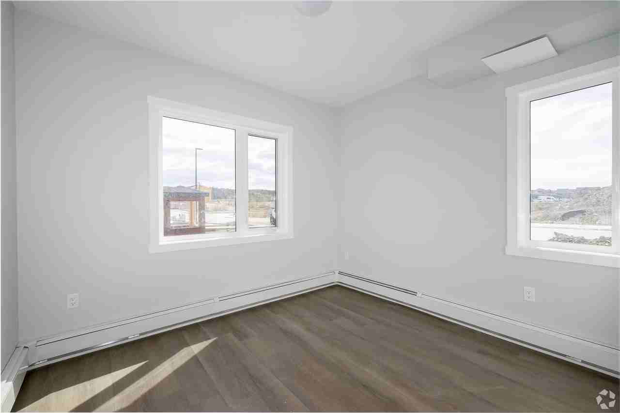 348 Greystone Boulevard - Photo 4 of 11
