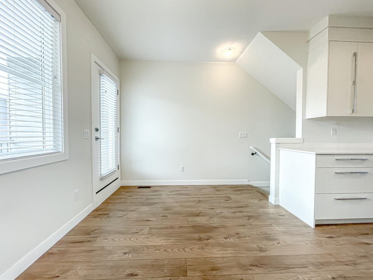 6311 128 Avenue NE, Calgary - Photo 5 of 22