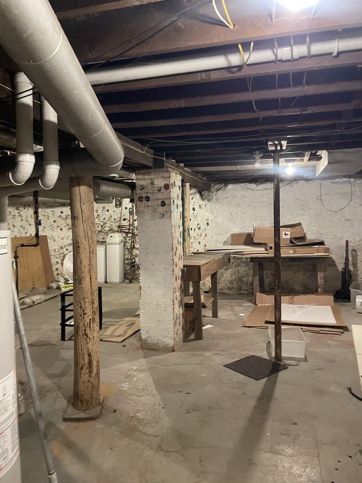 28 Westwood St - Photo 5 of 10