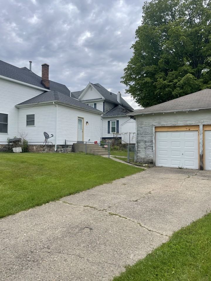 28 Westwood St - Photo 7 of 10
