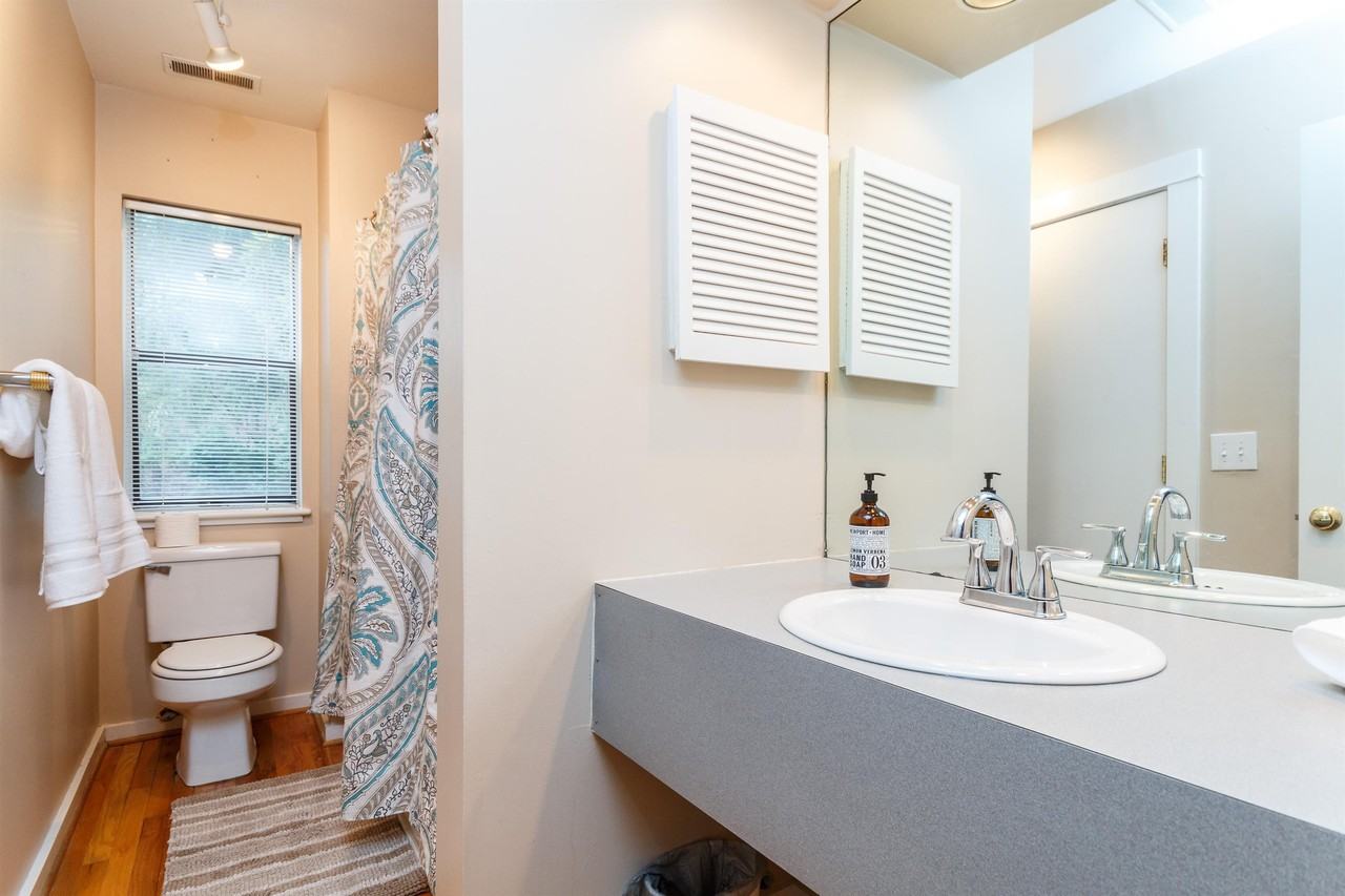 130 E Longview St #1 - Photo 2 of 23