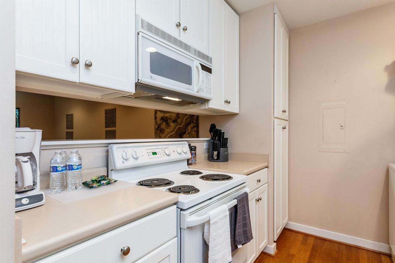 130 E Longview St #1 - Photo 6 of 23