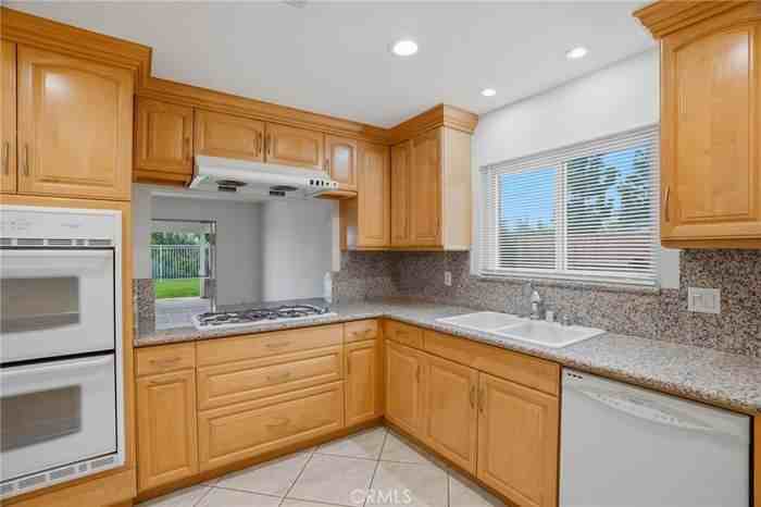 2180 Durazno Drive - Photo 4 of 9