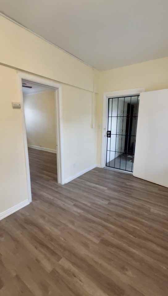 205 W Vernon Ave - Photo 3 of 6