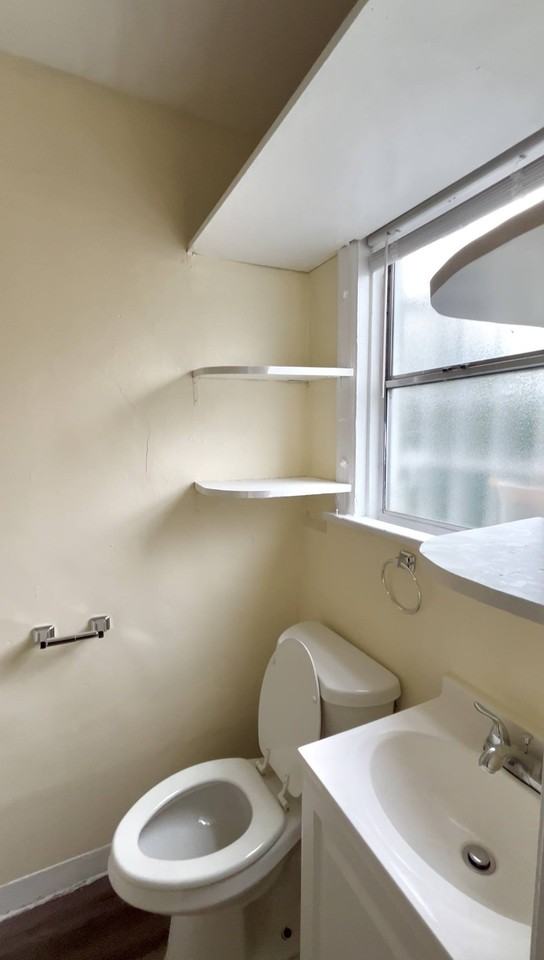 205 W Vernon Ave - Photo 5 of 6