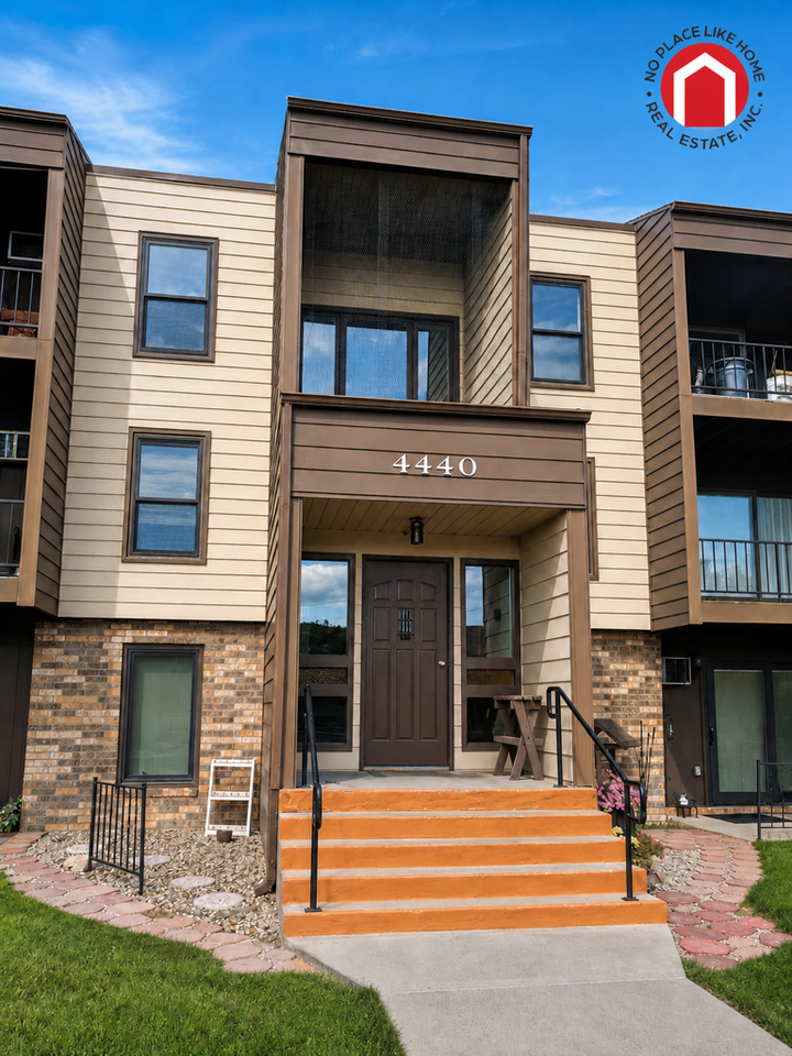 4440 S Poplar St #301 - Photo 3 of 11