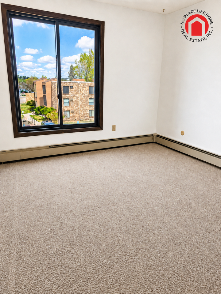 4440 S Poplar St #301 - Photo 7 of 11