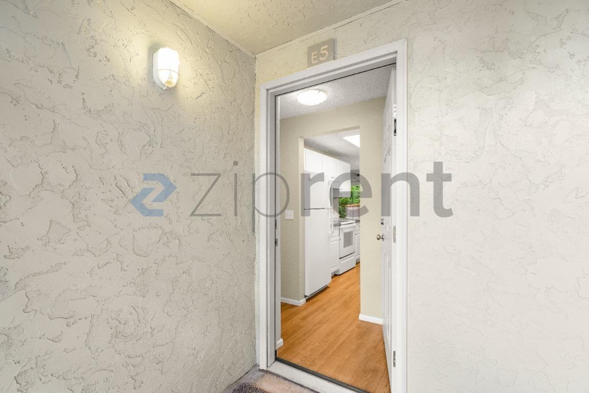 12258 Ne 117th Pl #E5 - Photo 4 of 13