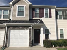 featured image of 7415 Red Mulberry Way