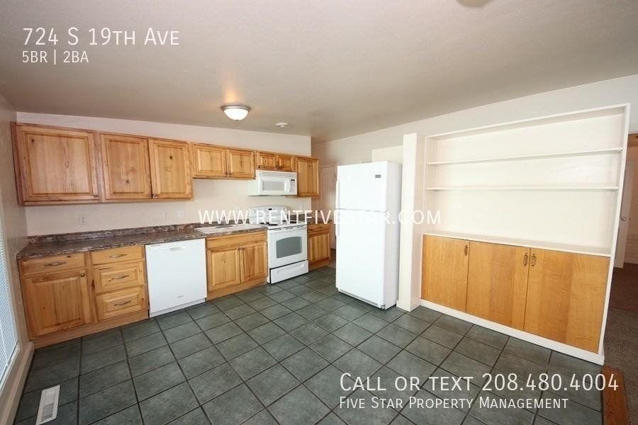 724 S 19th Ave - Photo 4 of 13